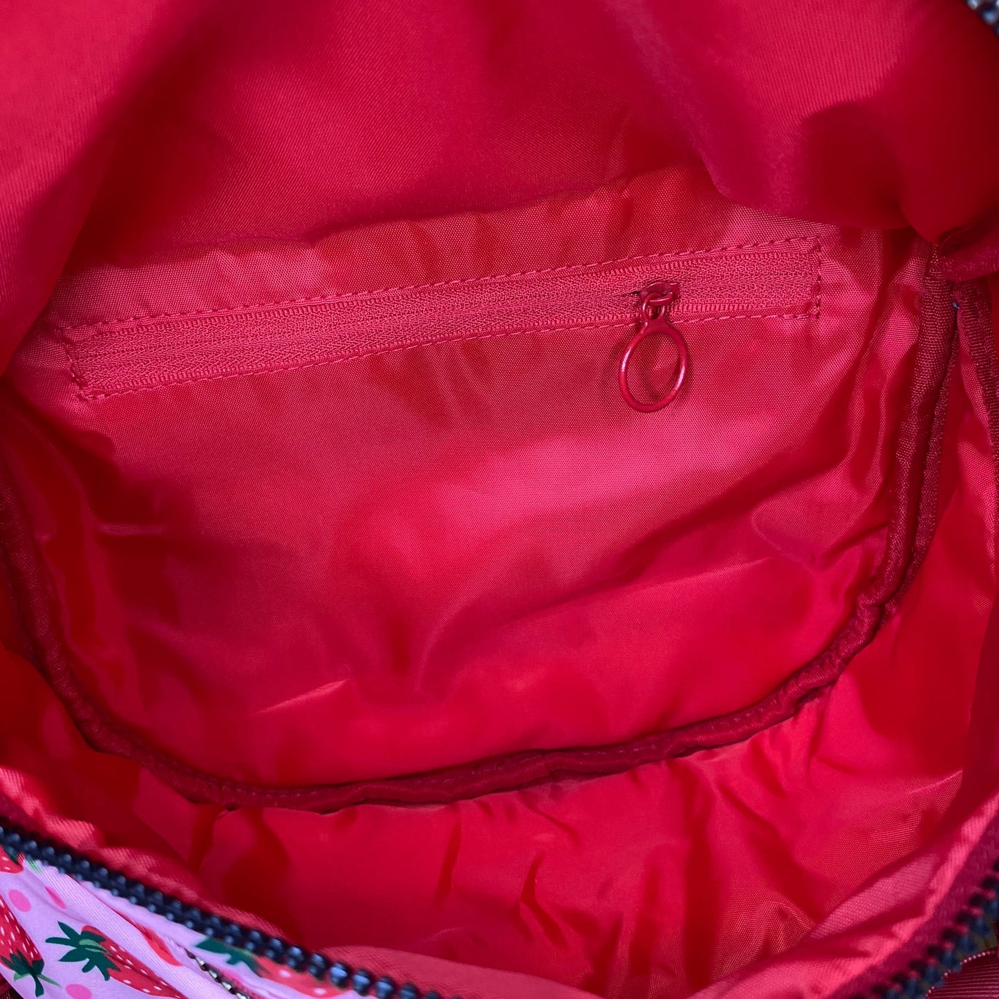 Roni - Nylon Crossbody - Strawberry