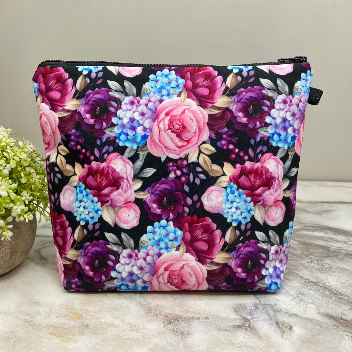 Pouch XL - Purple Blue Pink Floral