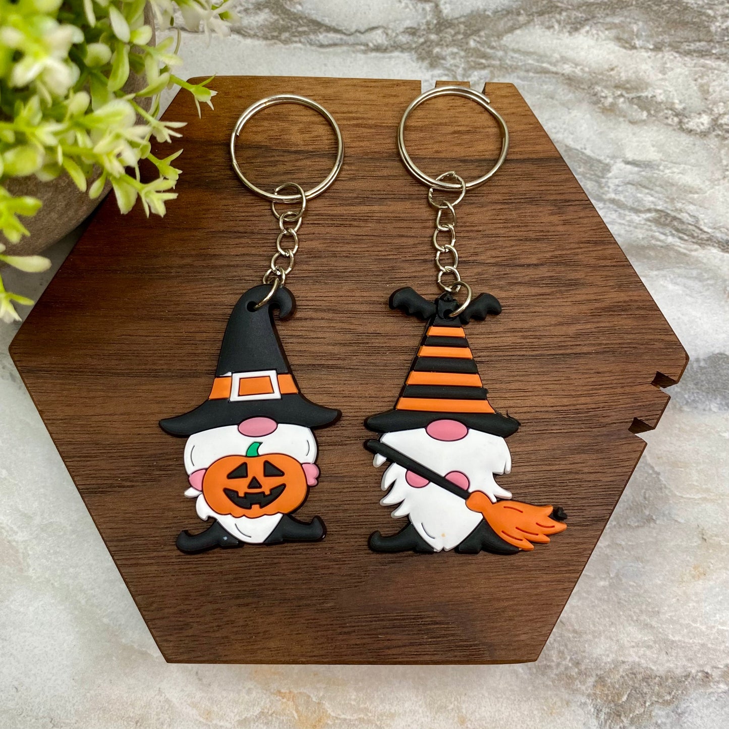 Keychain - Silicone - Halloween Gnome