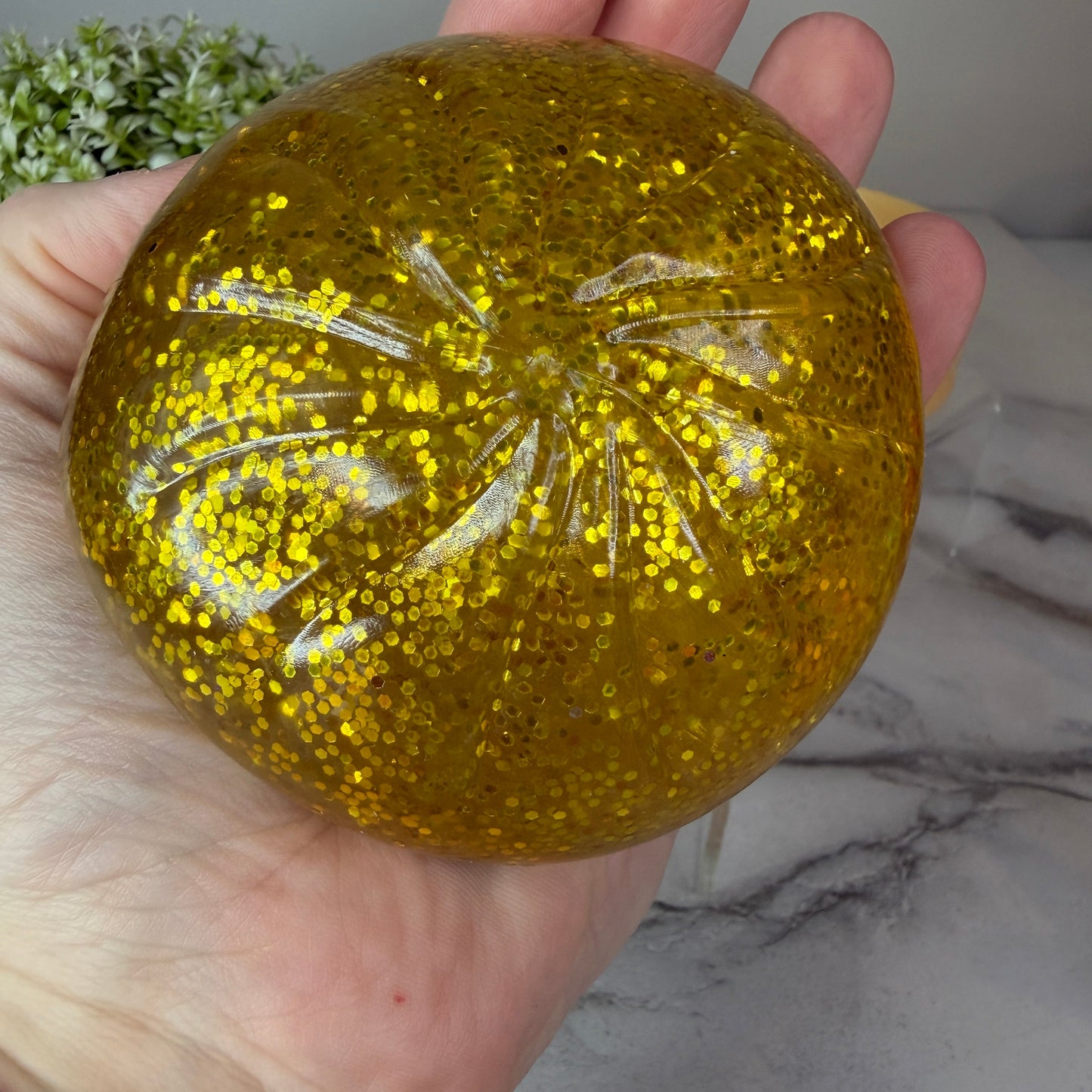 Squishy Toy - Viral Dumpling, Gold Glitter